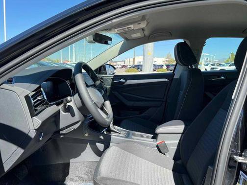 Deep Black 2026 Volkswagen Jetta 1.4T S