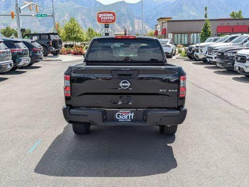 Super Black 2023 Nissan Frontier SV