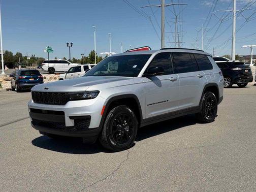 Silver Zynith 2025 Jeep Grand Cherokee L Altitude