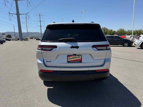 Silver Zynith 2025 Jeep Grand Cherokee L Altitude