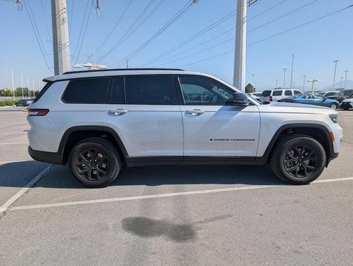 Silver Zynith 2025 Jeep Grand Cherokee L Altitude