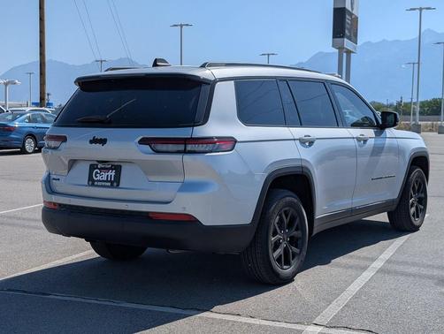 Silver Zynith 2025 Jeep Grand Cherokee L Altitude