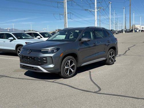 Platinum Gray 2026 Volkswagen Tiguan 2.0T SE