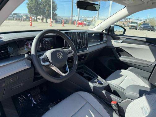 Platinum Gray 2026 Volkswagen Tiguan 2.0T SE