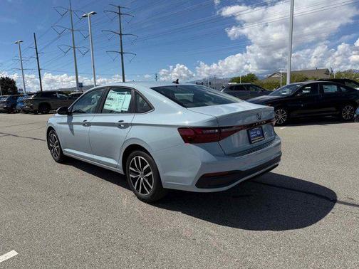 Gray 2026 Volkswagen Jetta 1.4T SE