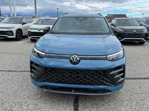 Blue 2026 Volkswagen Tiguan 2.0T SE R-Line Black 4MOTION