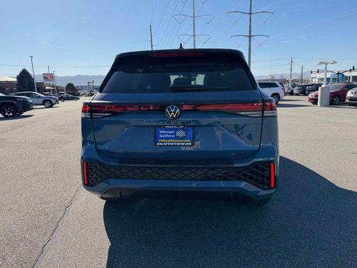 Blue 2026 Volkswagen Tiguan 2.0T SE R-Line Black 4MOTION