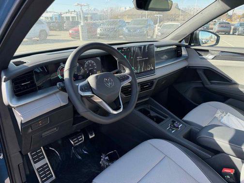 Blue 2026 Volkswagen Tiguan 2.0T SE R-Line Black 4MOTION