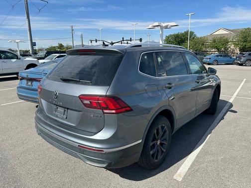 Platinum Gray Metallic 2022 Volkswagen Tiguan 2.0T SE 4MOTION