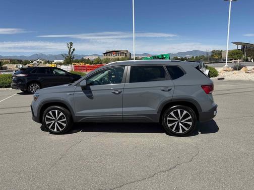 Gray 2023 Volkswagen Taos SE