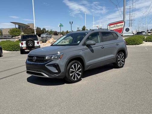 Gray 2023 Volkswagen Taos SE