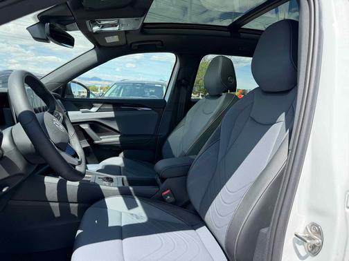 Opal White 2026 Volkswagen Tiguan 2.0T SE R-Line Black 4MOTION