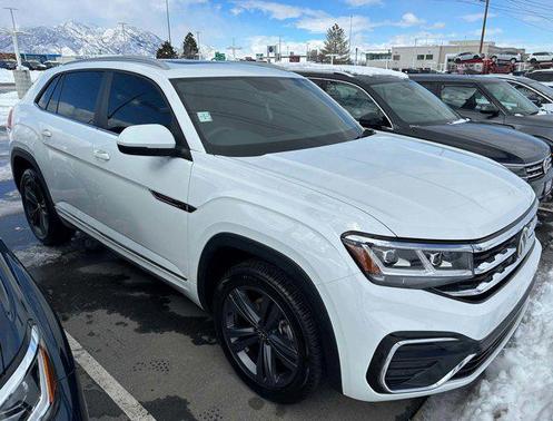Pure White 2021 Volkswagen Atlas Cross Sport 3.6L V6 SE w/Technology R-Line