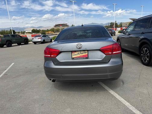 Platinum Gray Metallic 2013 Volkswagen Passat 2.5 S