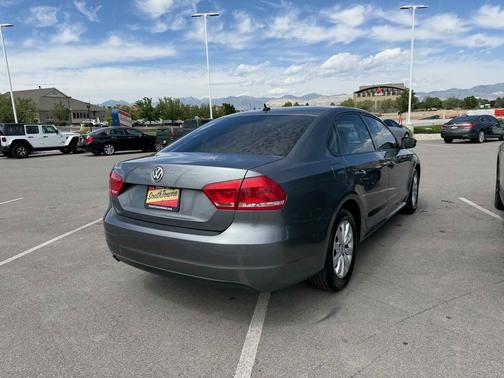 Platinum Gray Metallic 2013 Volkswagen Passat 2.5 S