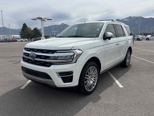 White Metallic 2023 Ford Expedition Limited