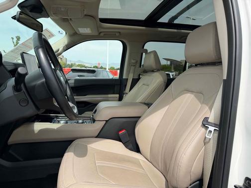 Star White Metallic Tri-Coat 2023 Ford Expedition Limited