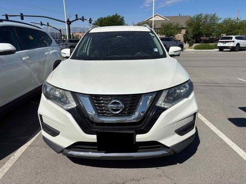 Pearl White 2017 Nissan Rogue SV