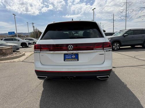 Opal White 2026 Volkswagen Atlas 2.0T SE w/Technology 4MOTION