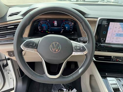 Opal White 2026 Volkswagen Atlas 2.0T SE w/Technology 4MOTION