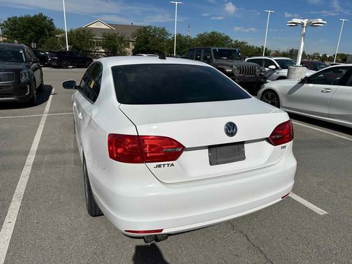 Candy White 2013 Volkswagen Jetta TDI