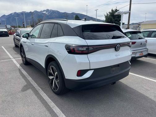 White 2023 Volkswagen ID.4 Pro S