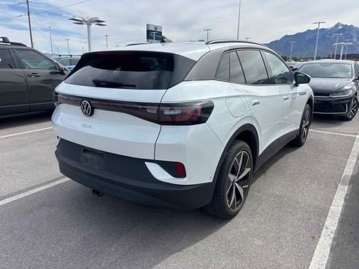 White 2023 Volkswagen ID.4 Pro S