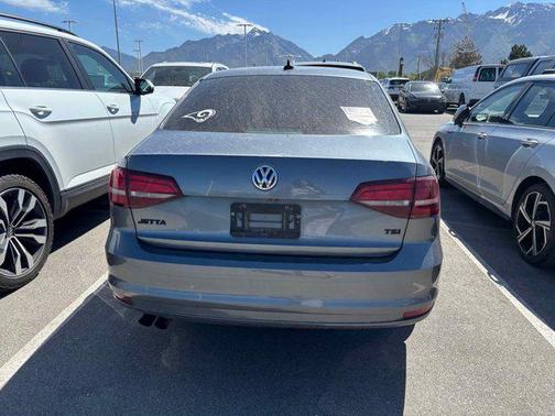 Platinum Gray Metallic 2016 Volkswagen Jetta 1.4T S w/Technology
