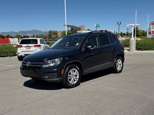 Deep Black 2017 Volkswagen Tiguan 2.0T S 4MOTION
