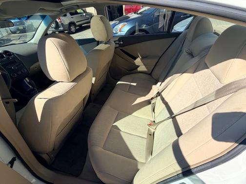white pearl 2011 Nissan Altima 2.5 S