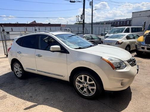 White Pearl 2012 Nissan Rogue SV