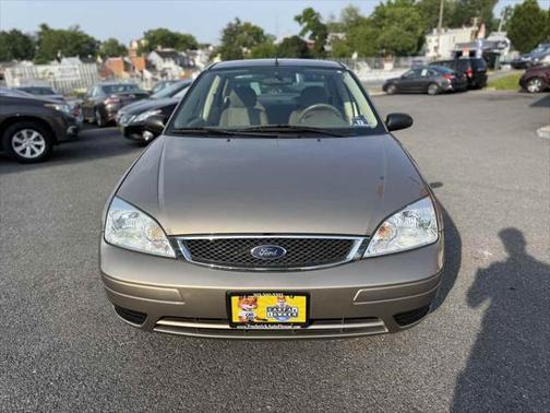 2005 Ford Focus ZX4 SE