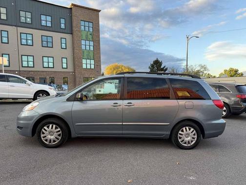 2009 Toyota Sienna CE