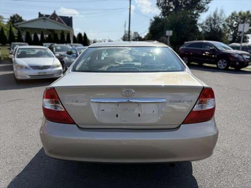 2004 Toyota Camry LE
