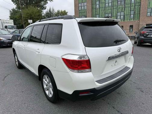 2012 Toyota Highlander Base
