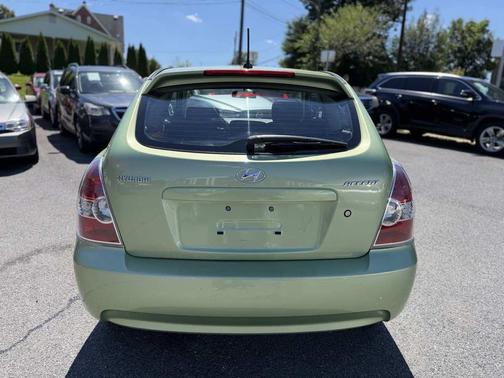 Apple Green 2009 Hyundai Accent SE