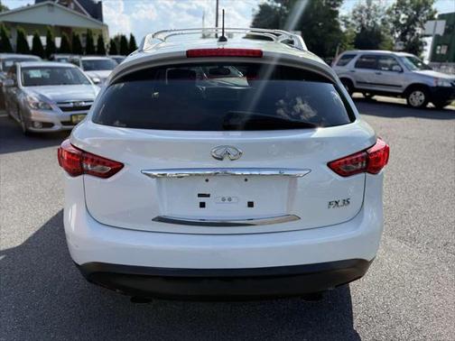 2011 INFINITI FX35 Base