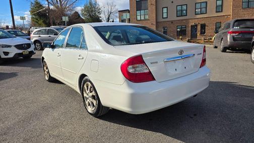 2004 Toyota Camry LE