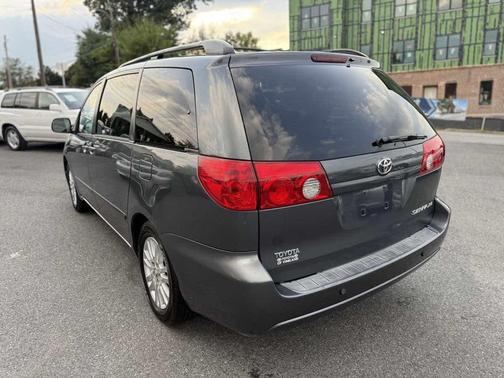 2007 Toyota Sienna XLE