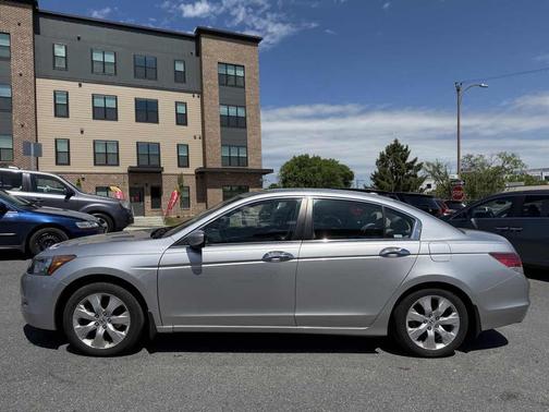 Alabaster Silver Metallic 2009 Honda Accord EX-L
