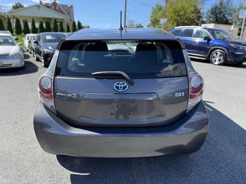 2013 Toyota Prius c Two