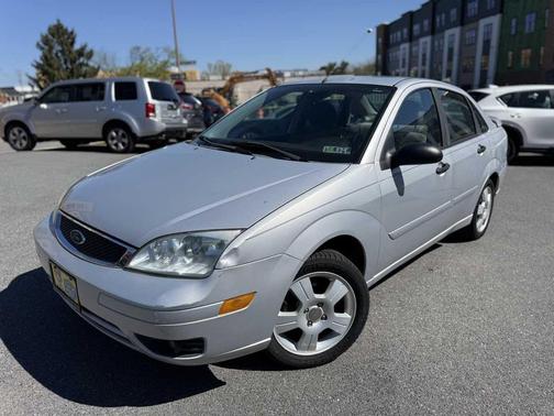CD Silver Clearcoat Metallic 2006 Ford Focus ZX4 SES