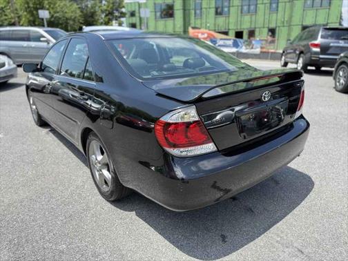 2005 Toyota Camry SE V6