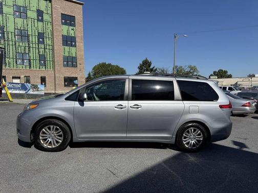 2013 Toyota Sienna XLE