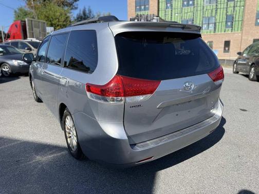 2013 Toyota Sienna XLE