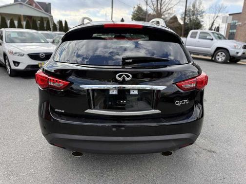 2015 INFINITI QX70 Base