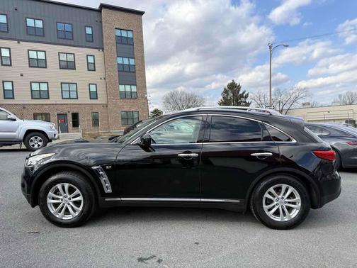 2015 INFINITI QX70 Base
