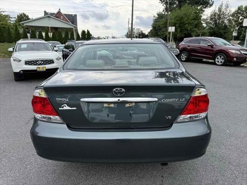2005 Toyota Camry LE V6