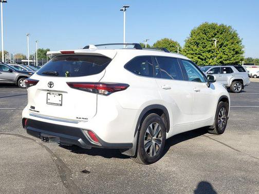 2025 Toyota Highlander XLE