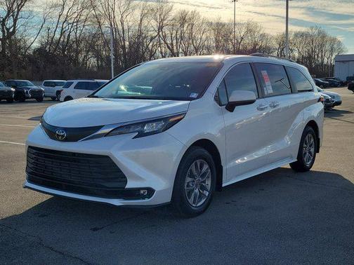 2026 Toyota Sienna XLE